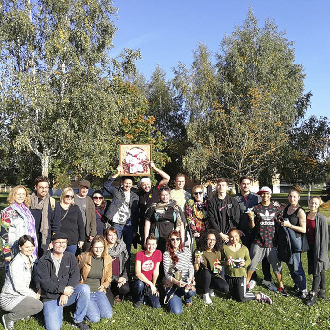 Поддержка SOS-Детских деревень